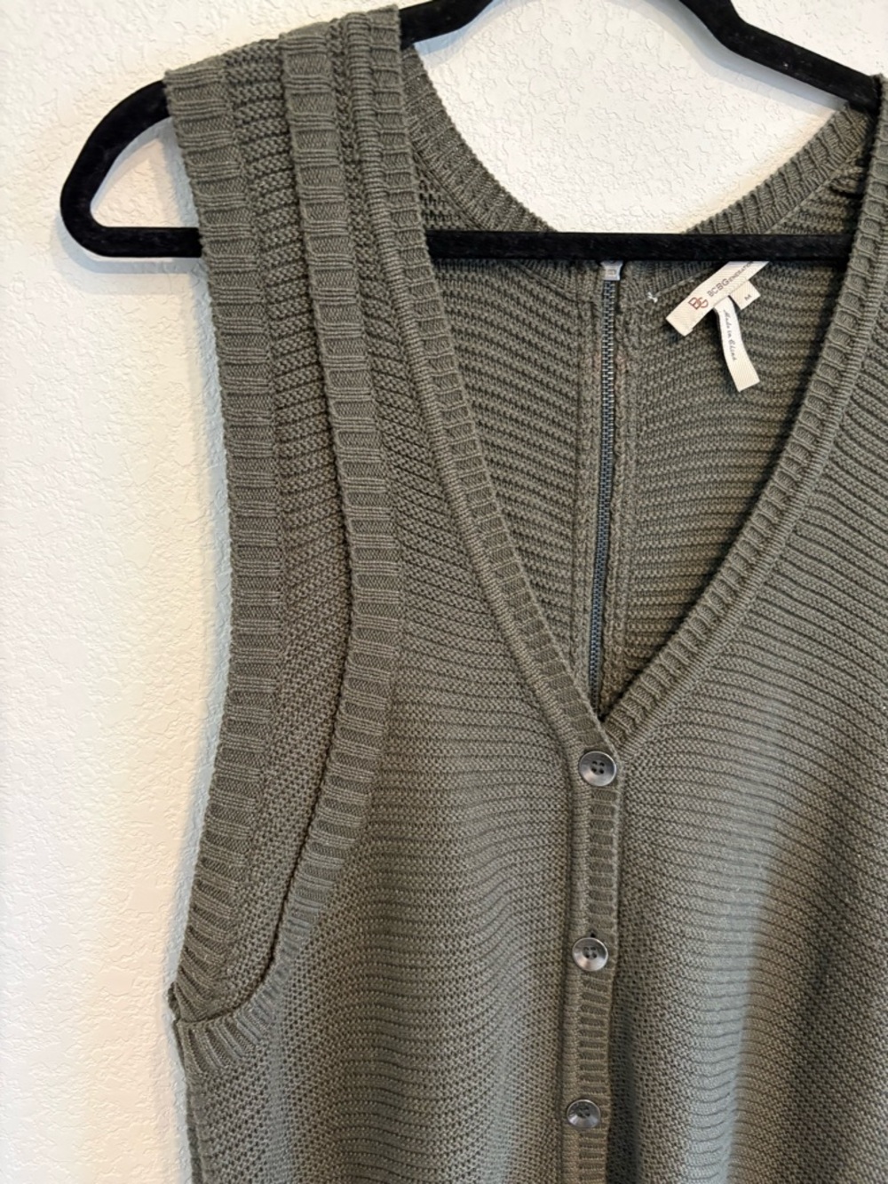 BCBGeneration Sweater Women’s Vest Medium Olive Green Button Front Knit - Picture 5 of 12